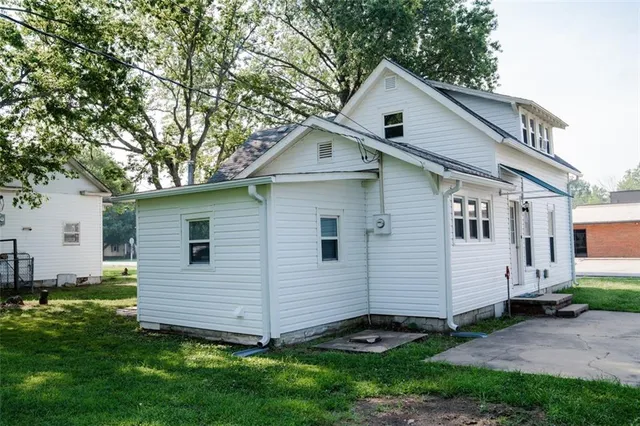 $99,000 | 707 5th Street, Altamont, KS 67330