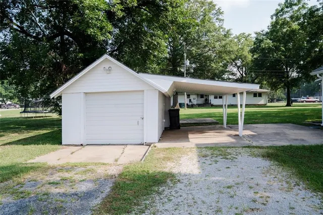 $99,000 | 707 5th Street, Altamont, KS 67330