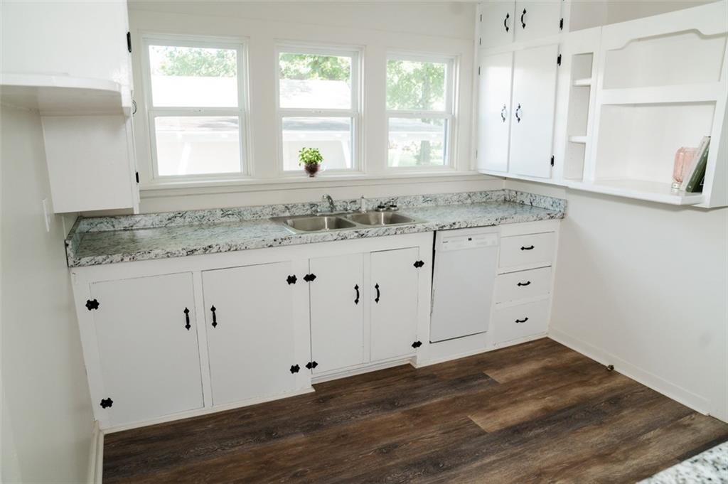 707 5th Street Altamont, KS 67330 - Photo 9 of 33