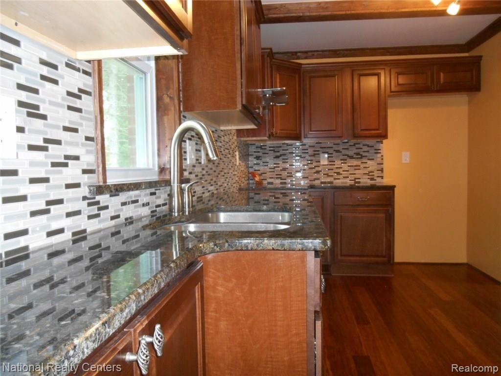 46333 Bemis Road Belleville, MI 48111 - Photo 11 of 41