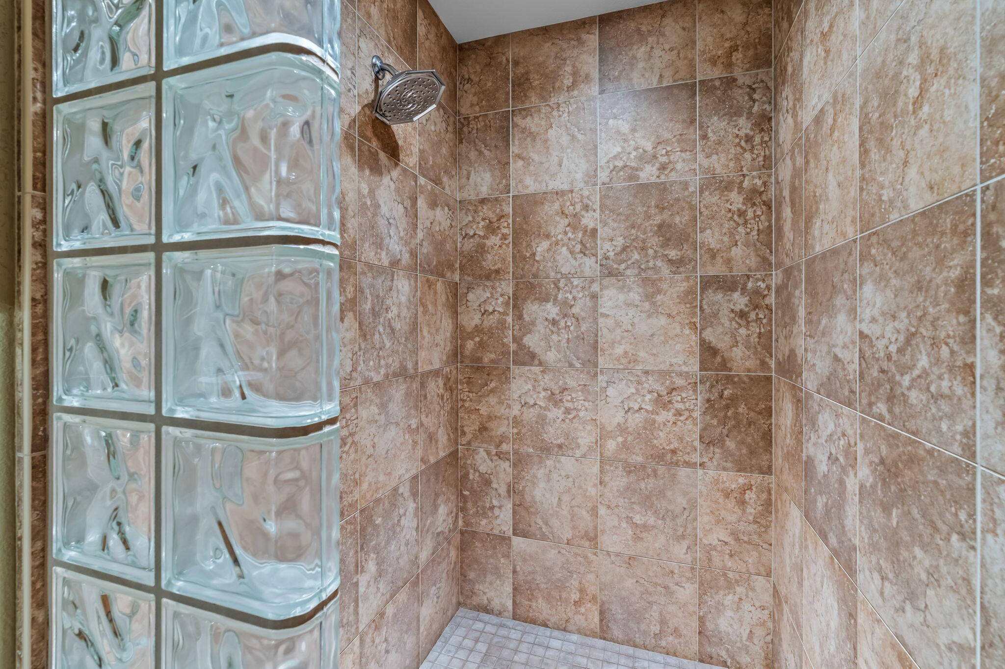 10875 Southwest Mintken Lane Culver, OR 97734 - Photo 23 of 43 a bathroom with a shower