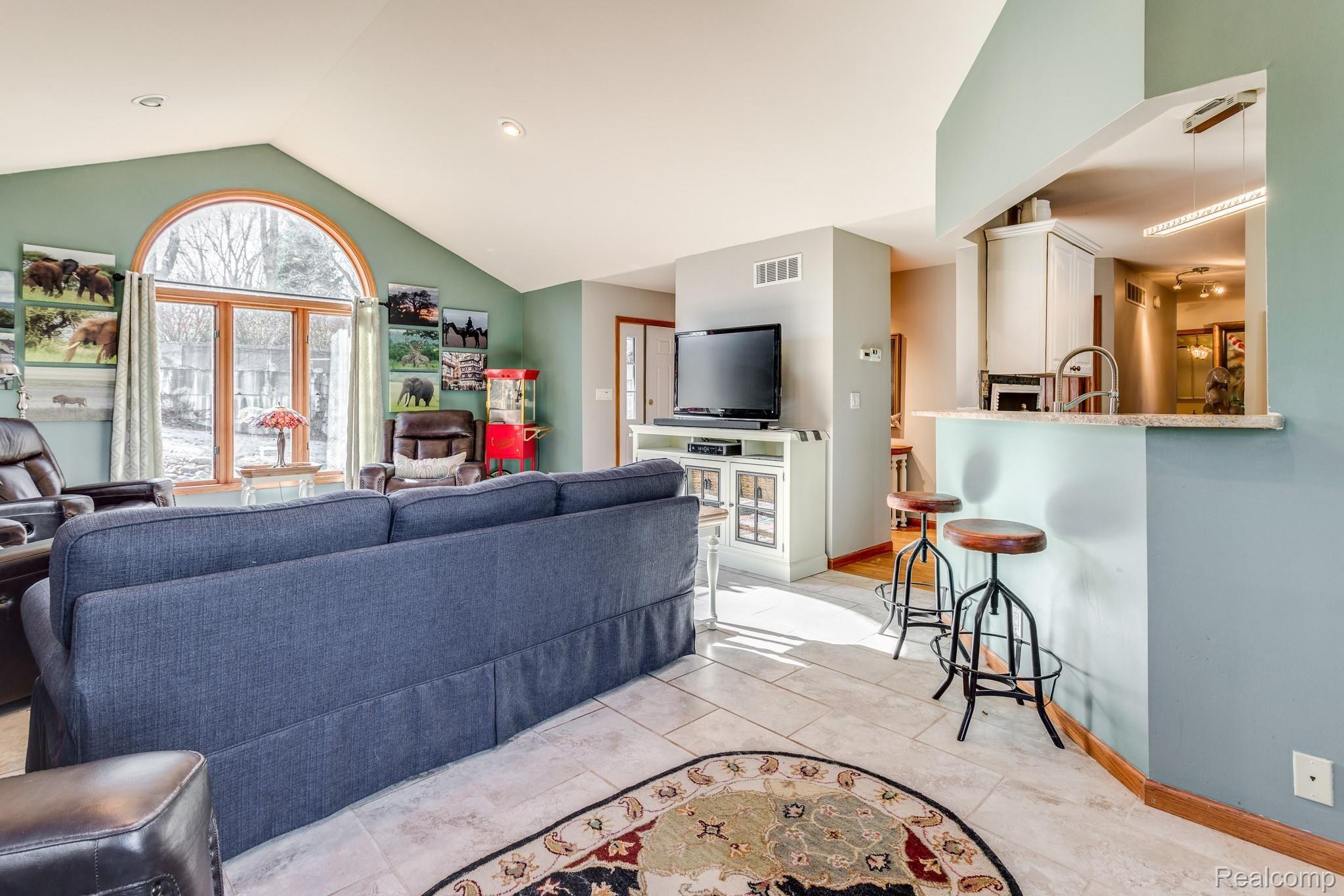 7706 Imlay City Rd (22 of 59).jpg