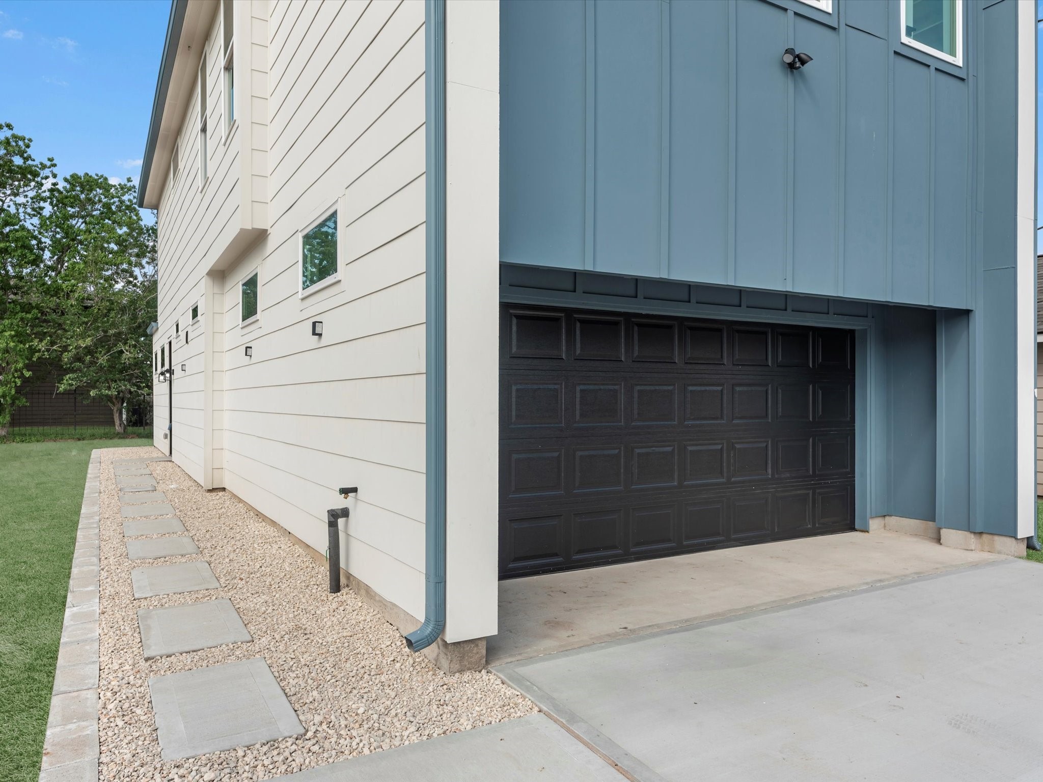 1130 Miller Road Sealy, TX 77474 - Photo 3 of 29