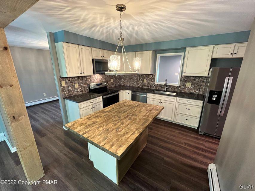 9 Behrens Road Jim Thorpe, PA 18229 - Photo 3 of 41 Gallery Image 3