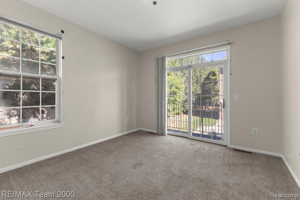 20356 Rodeo Court Southfield, MI 48075 - Photo 26 of 38