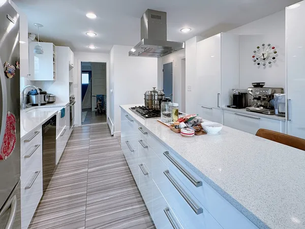 $6,000 | 27 Rockville Avenue, Lexington, MA 02421