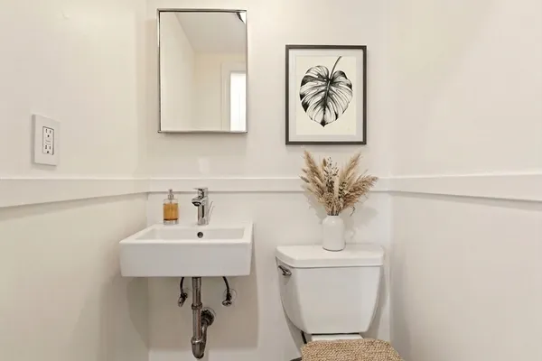 $6,000 | 27 Rockville Avenue, Lexington, MA 02421