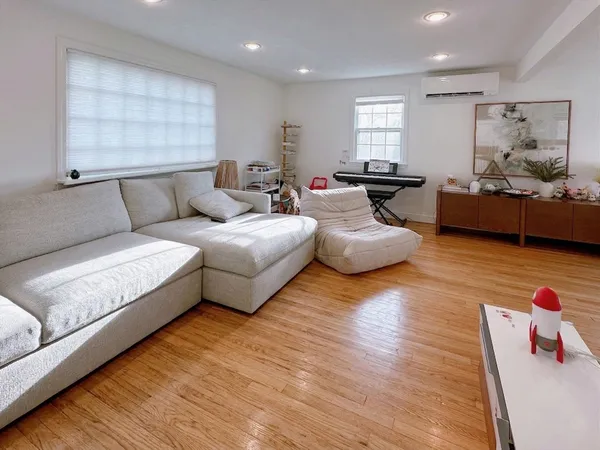 $6,000 | 27 Rockville Avenue, Lexington, MA 02421