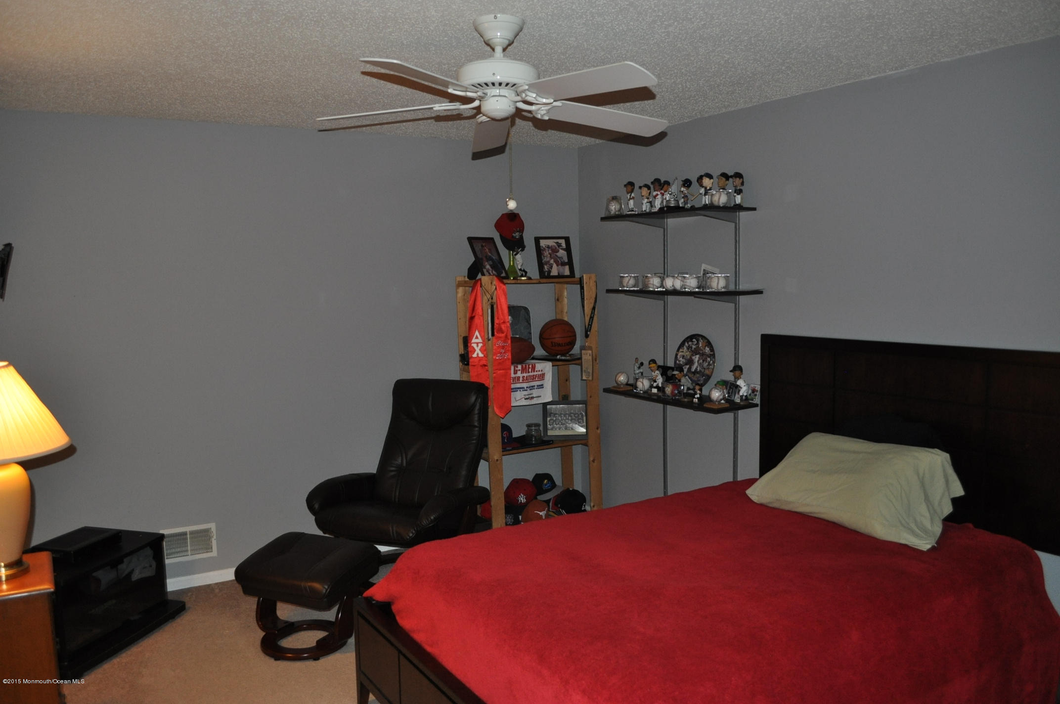 4 Capitol Reef Road Howell, NJ 07731 - Photo 9 of 15 a bedroom with a workspace