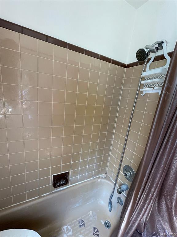 29721 Farmington Road Farmington Hills, MI 48331 - Photo 19 of 40