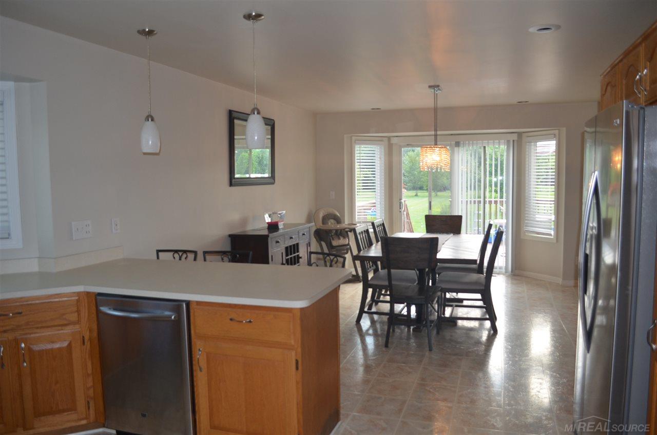50371 Riverside Drive Macomb, MI 48044 - Photo 4 of 30 Kitchen