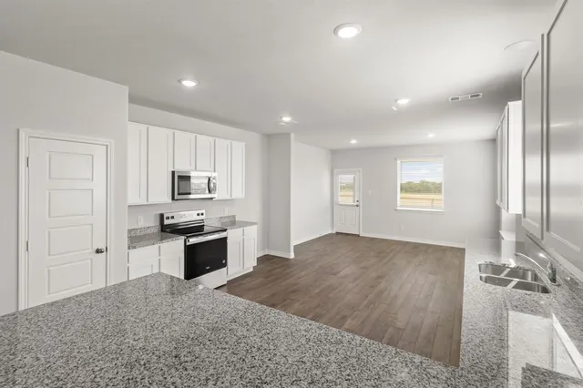 $399,890 | 1009 Wind Drift Way, Fort Worth, TX 76131