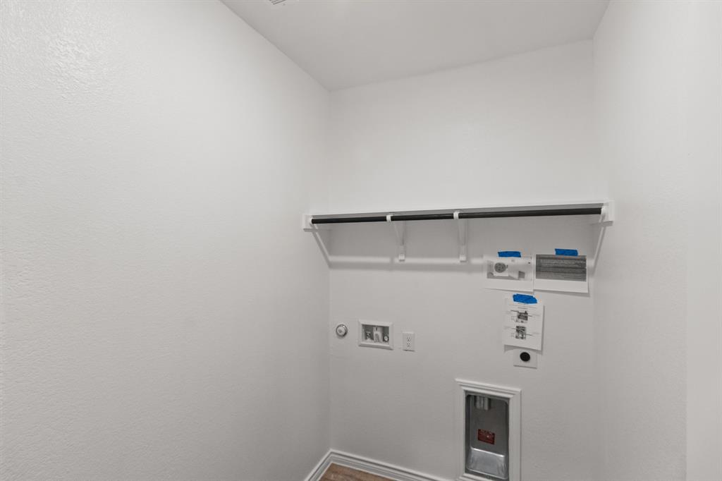 1009 Wind Drift Way Fort Worth, TX 76131 - Photo 6 of 40 a view of washer and dryer