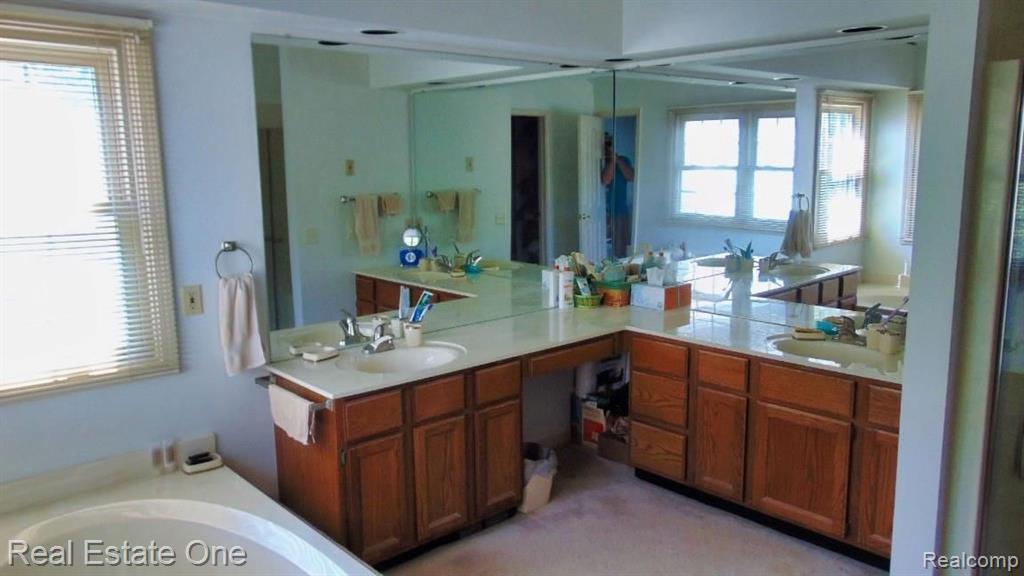 2458 Pleasant View Drive Rochester Hills, MI 48306 - Photo 19 of 68