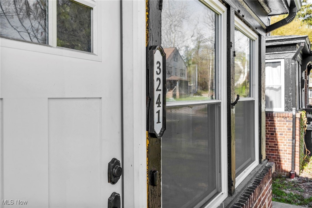 3239 Sycamore Road Cleveland, OH 44118 - Photo 7 of 49 View of details