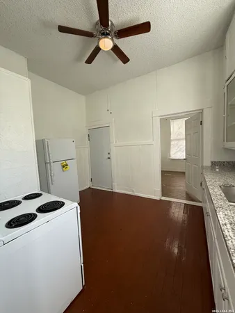 $900 | 420 West Magnolia Avenue, Unit 1, San Antonio, TX 78212