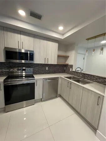 $2,300 | 10950 Northwest 82nd Street, Unit 106, Doral, FL 33178