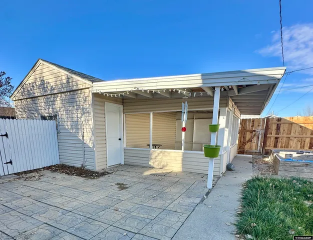 $215,000 | 405 Howell Avenue, Worland, WY 82401
