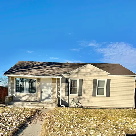 $215,000 | 405 Howell Avenue, Worland, WY 82401