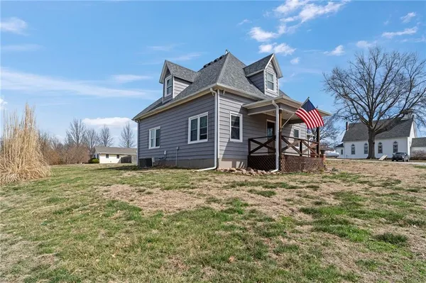$240,000 | 709 3rd Street, Faucett, MO 64448
