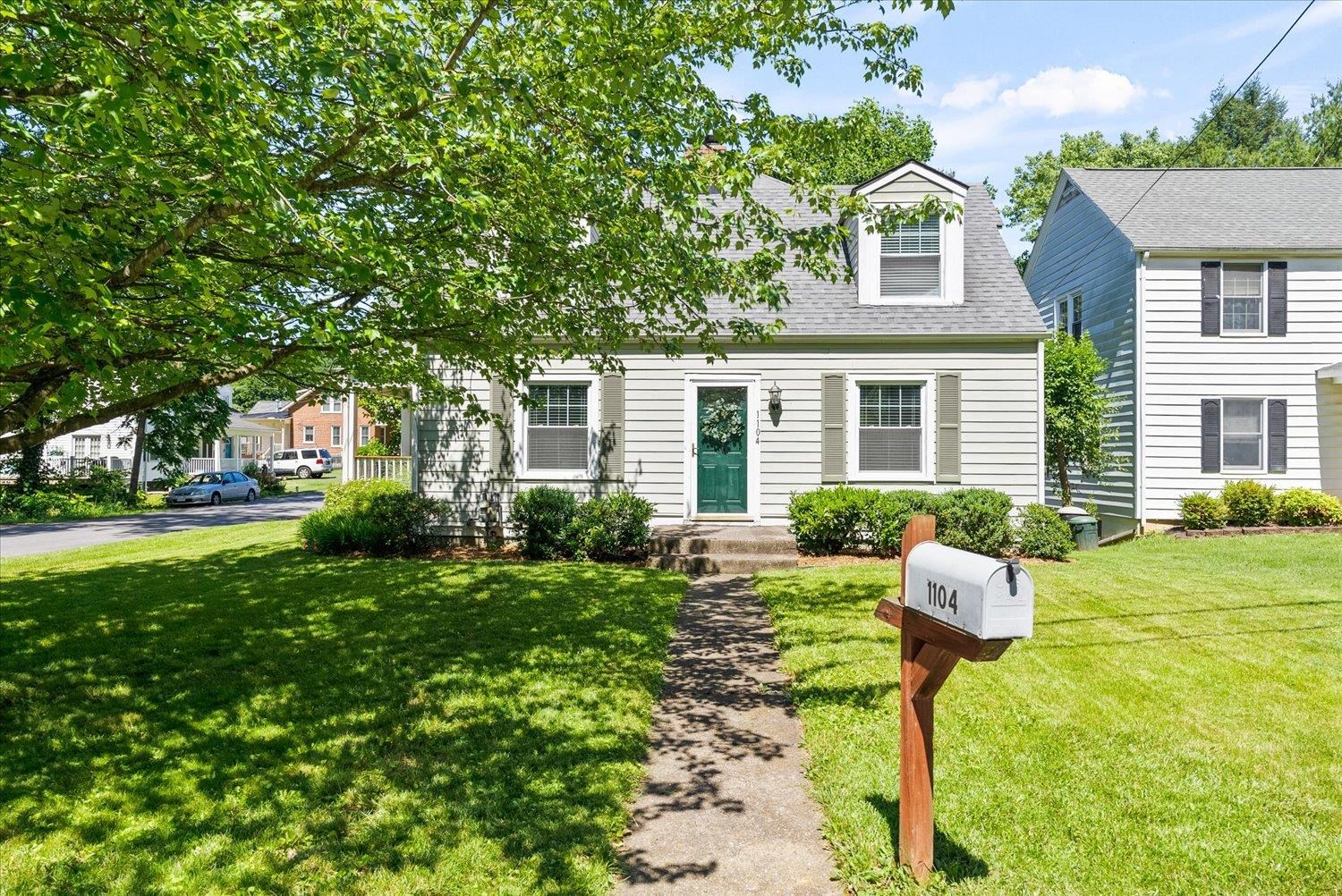 1104 Spring Hill Road Staunton, VA 24401 - Photo 4 of 51 Gallery Image 4
