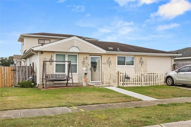 $195,000 | 564 Willowbrook Drive, Gretna, LA 70056