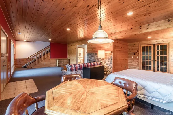 $1,750,000 | 28 EMS W15 Lane, North Webster, IN 46555