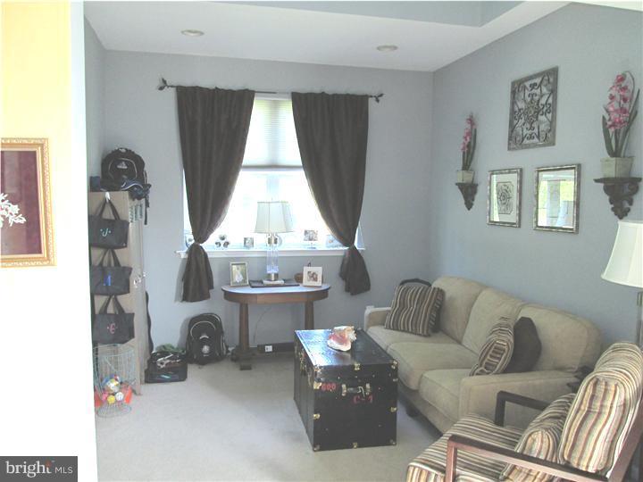 3838 Marsh Road Garnet Valley, PA 19060 - Photo 3 of 25 Living Room