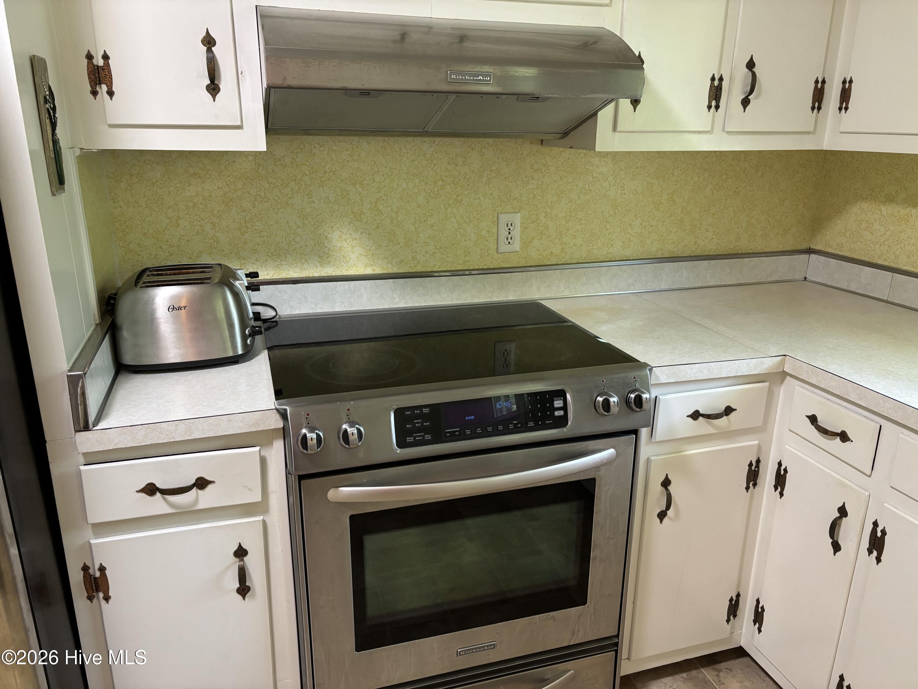 312 Neuse Cliff Road New Bern, NC 28560 - Photo 12 of 56 Stainless range hood