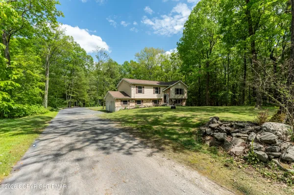 $379,900 | 2726 Oak Lane, Saylorsburg, PA 18353