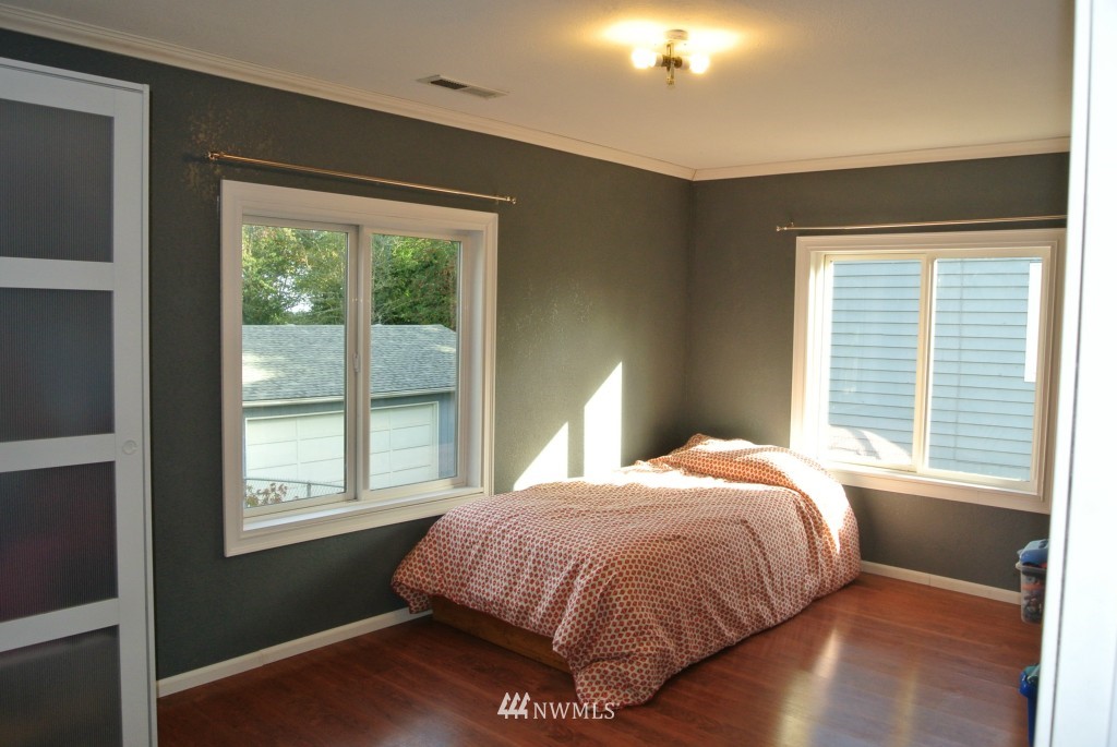 2616 Perry Avenue Bremerton, WA 98310 - Photo 17 of 25 Gallery Image 17