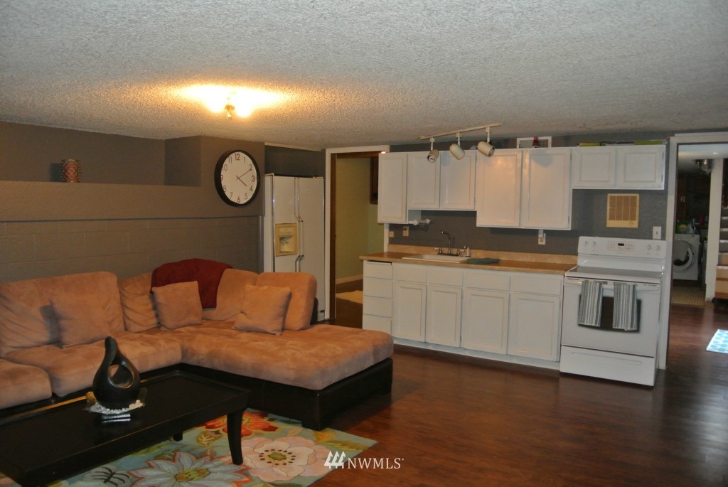 2616 Perry Avenue Bremerton, WA 98310 - Photo 20 of 25 Gallery Image 20