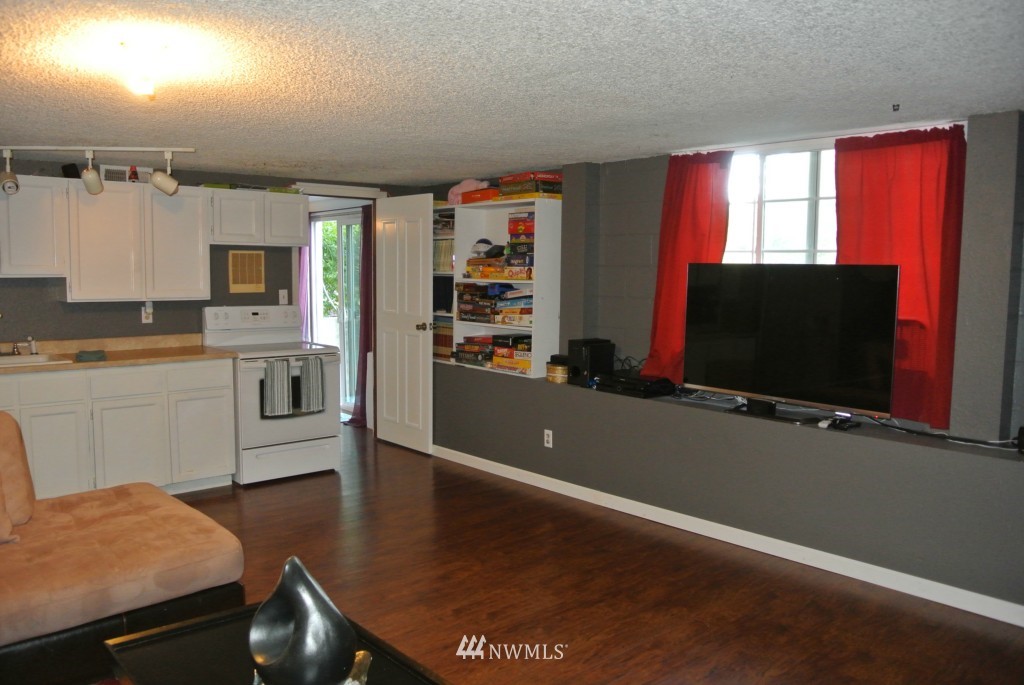 2616 Perry Avenue Bremerton, WA 98310 - Photo 21 of 25 Gallery Image 21