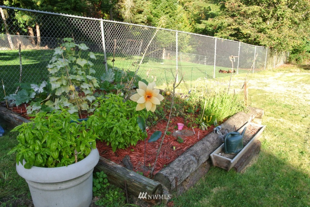 2616 Perry Avenue Bremerton, WA 98310 - Photo 24 of 25 Gallery Image 24