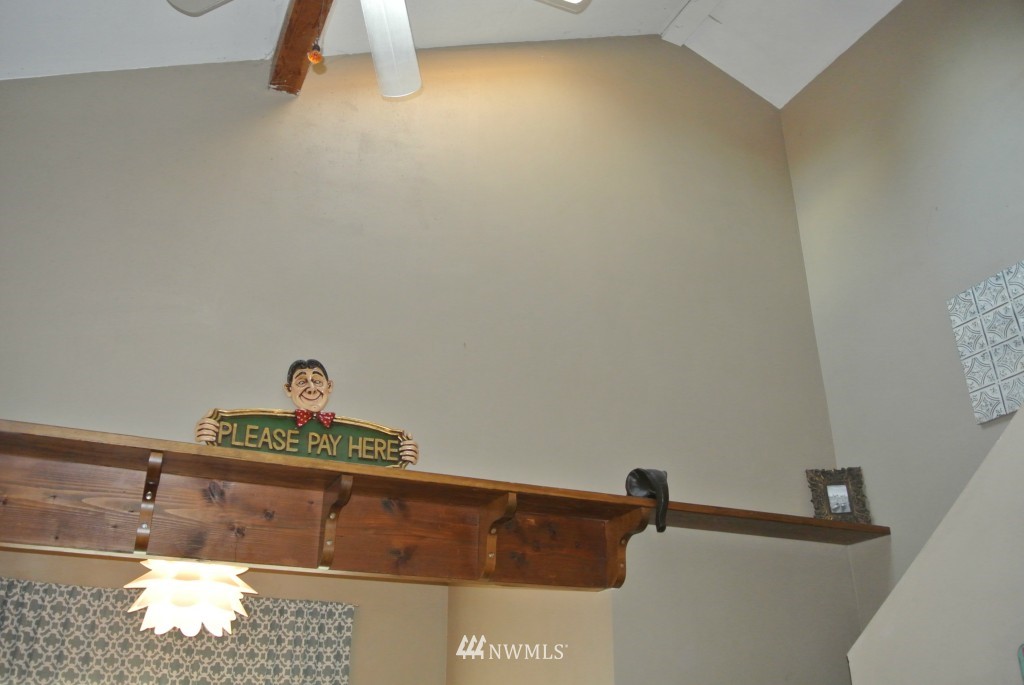 2616 Perry Avenue Bremerton, WA 98310 - Photo 9 of 25 Gallery Image 9
