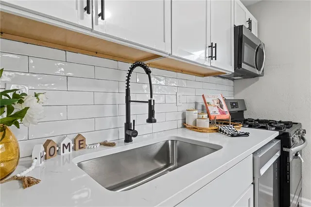 $179,500 | 4917 Locust Avenue, Kansas City, KS 66106