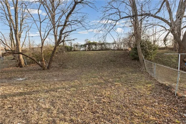 $179,500 | 4917 Locust Avenue, Kansas City, KS 66106