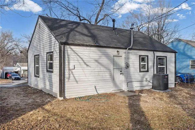 $179,500 | 4917 Locust Avenue, Kansas City, KS 66106