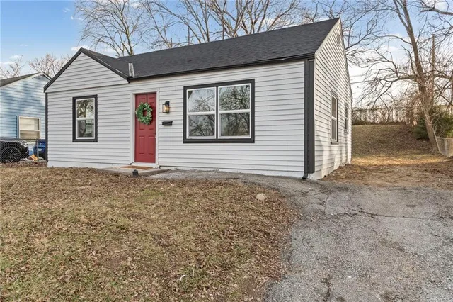 $179,500 | 4917 Locust Avenue, Kansas City, KS 66106