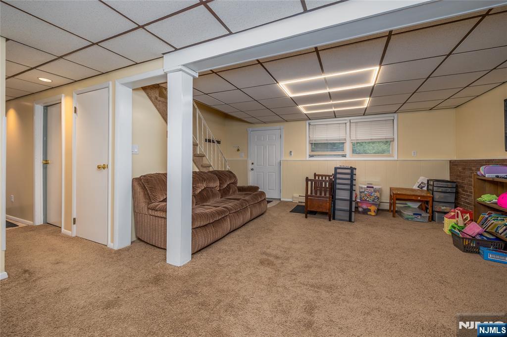 103 Alturas Road Vernon, NJ 07422 - Photo 9 of 18 Gallery Image 9