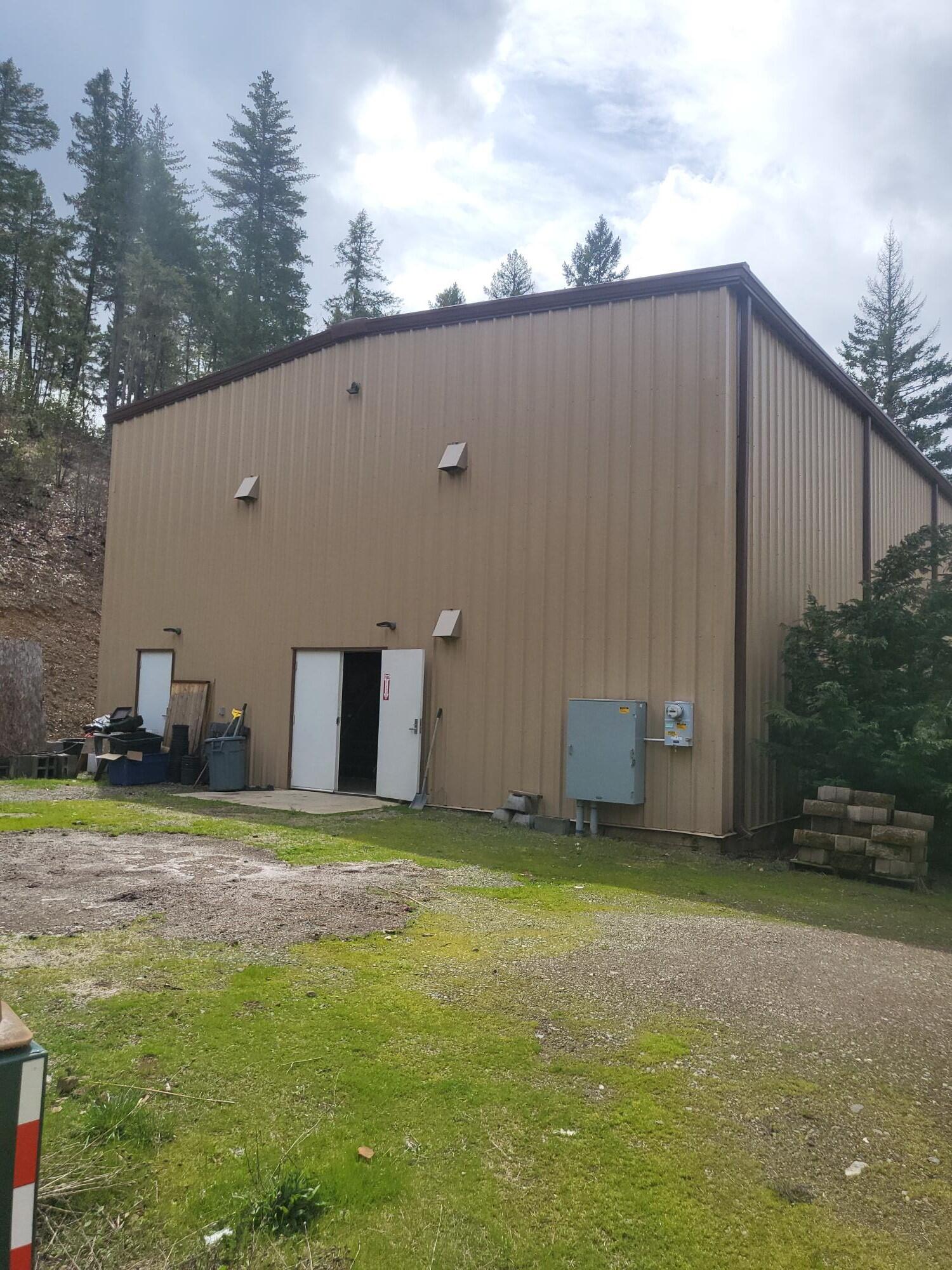 962 Indian Creek Road Selma, OR 97538 - Photo 5 of 42 2 Story Insulated Shop, 4800 S/F, completely climate controlled