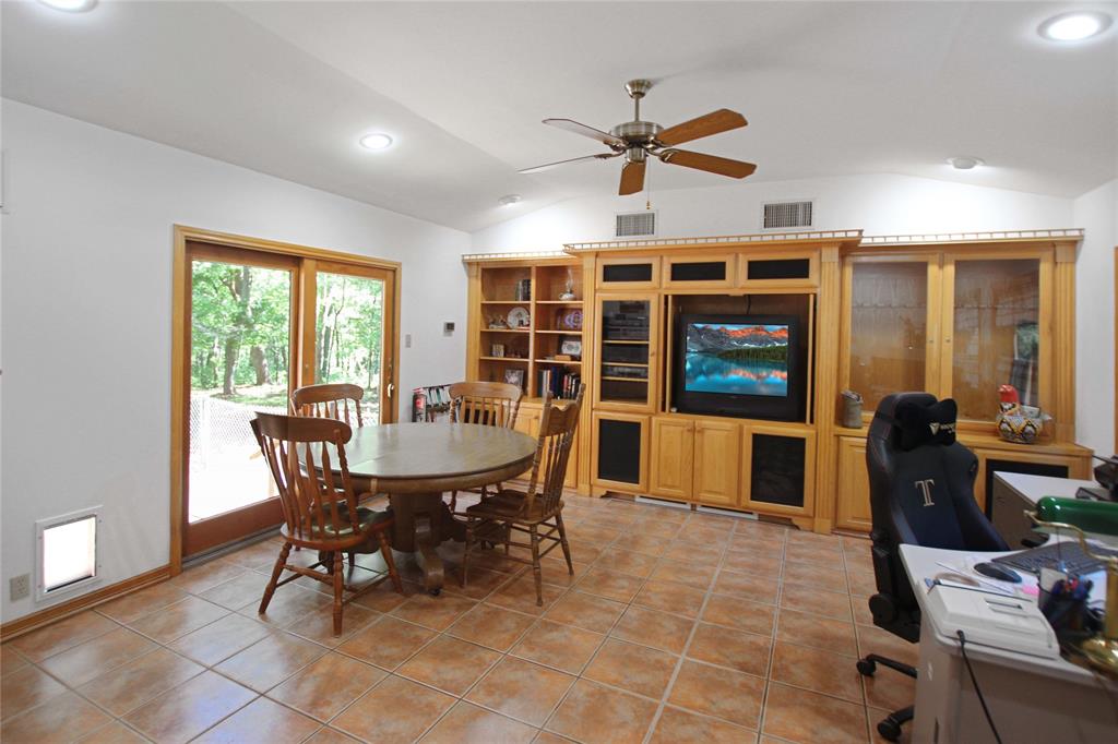 13896 County Road 3140 Tyler, TX 75706 - Photo 11 of 37