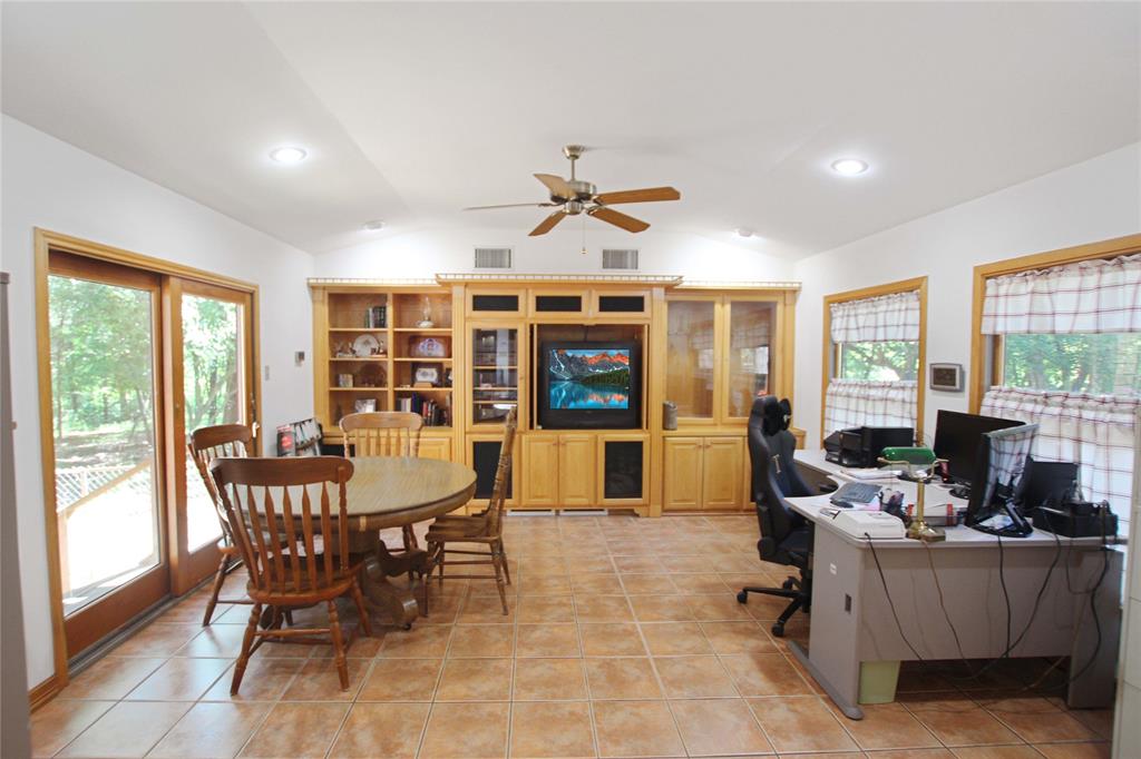 13896 County Road 3140 Tyler, TX 75706 - Photo 13 of 37