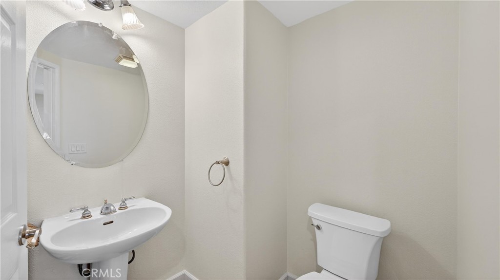 35 Garrison Loop Ladera Ranch, CA 92694 - Photo 20 of 61 Half bathroom