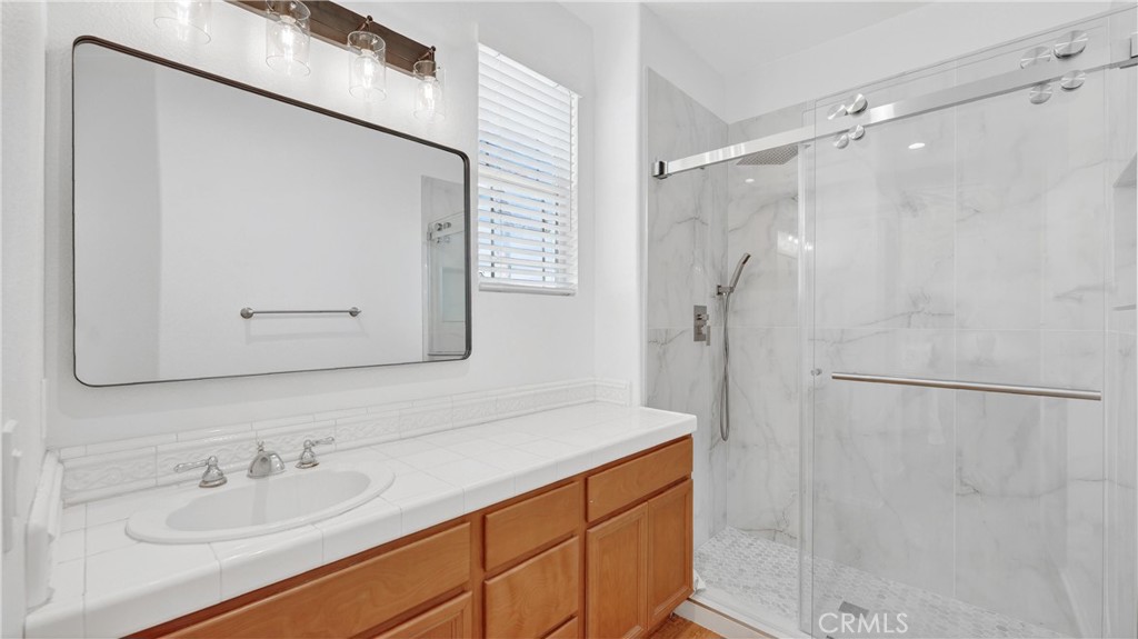 35 Garrison Loop Ladera Ranch, CA 92694 - Photo 27 of 61 En suite bathroom