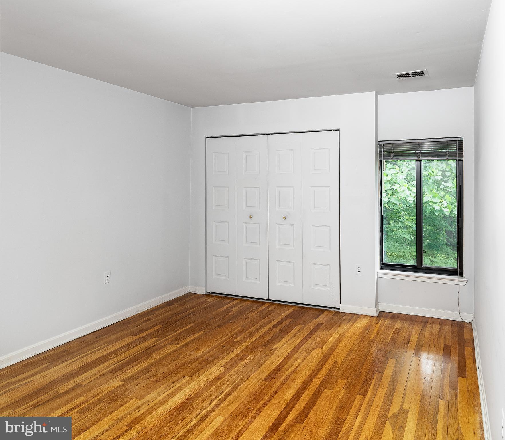 7952 Inverness Ridge Road Potomac, MD 20854 - Photo 20 of 35 2nd bedroom