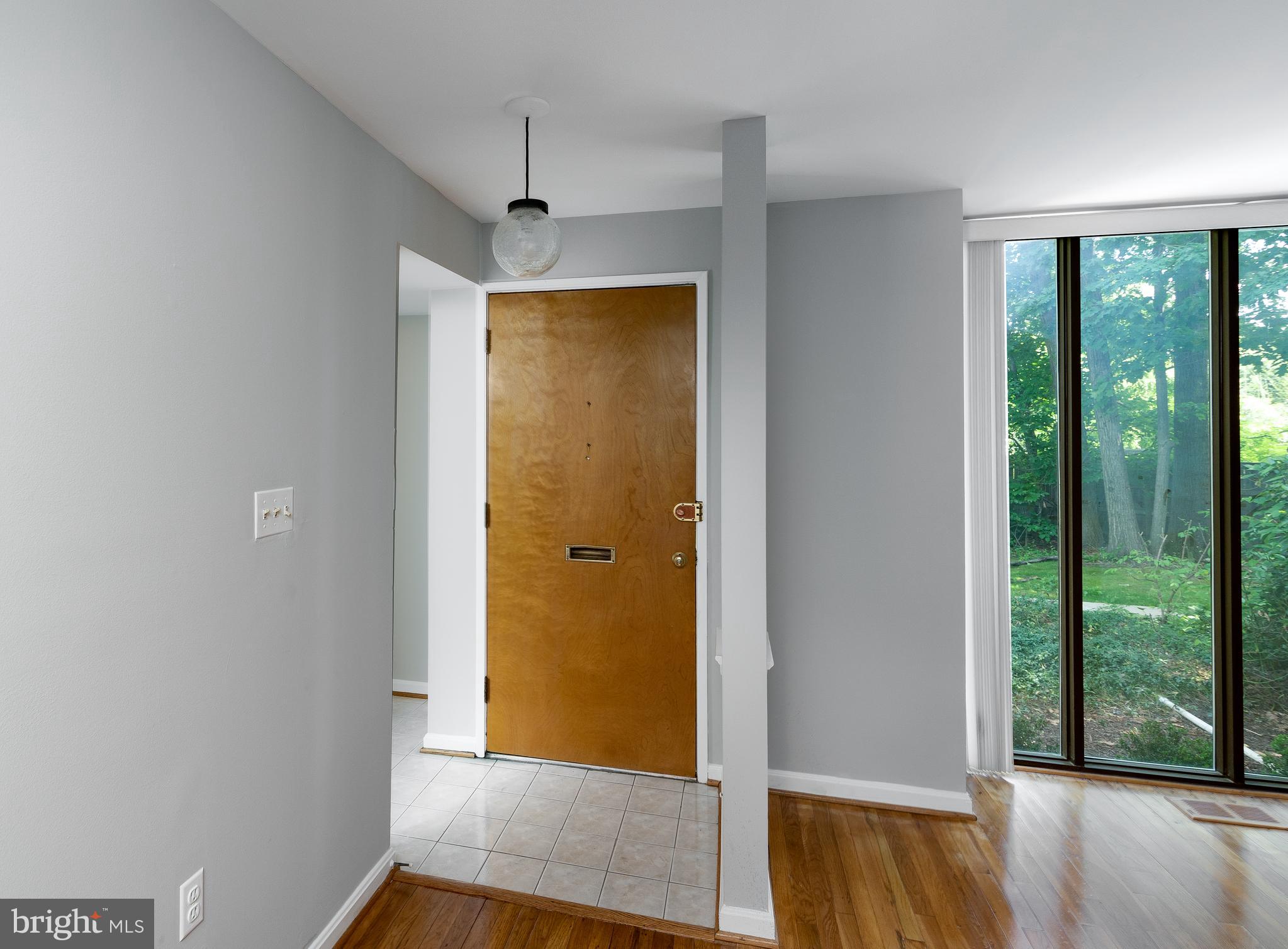 7952 Inverness Ridge Road Potomac, MD 20854 - Photo 5 of 35
