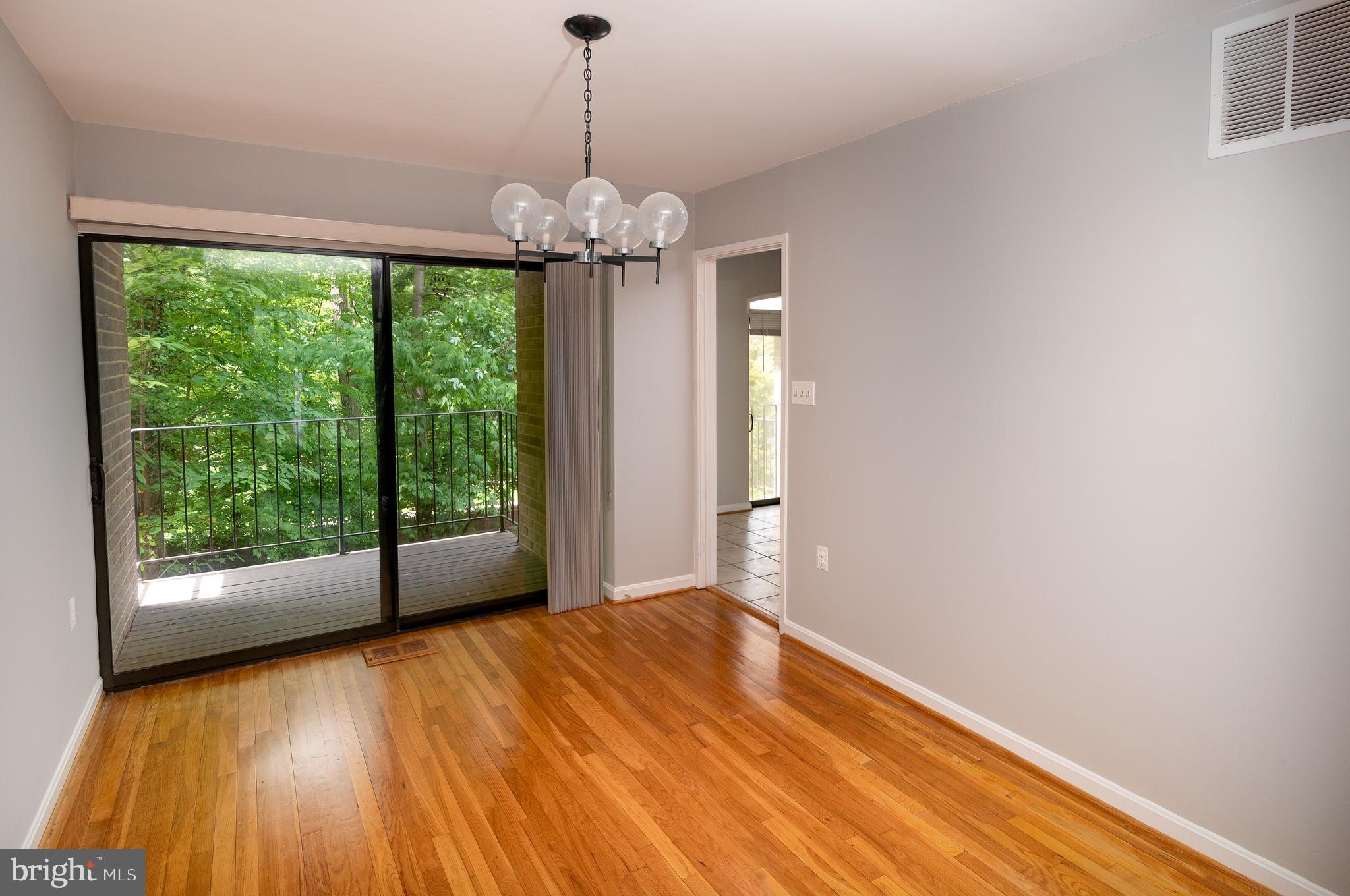 7952 Inverness Ridge Road Potomac, MD 20854 - Photo 7 of 35 Dining room