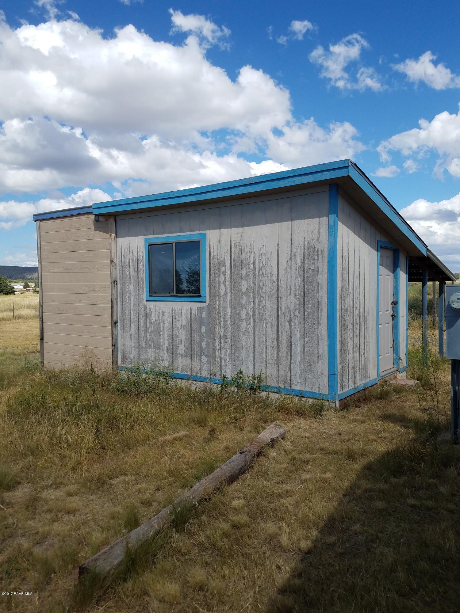 24745 North Patricia Road Paulden, AZ 86334 - Photo 10 of 14 well house-Scott