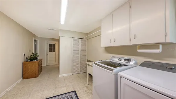 $673,000 | 844 Magellan Drive, Sarasota, FL 34243